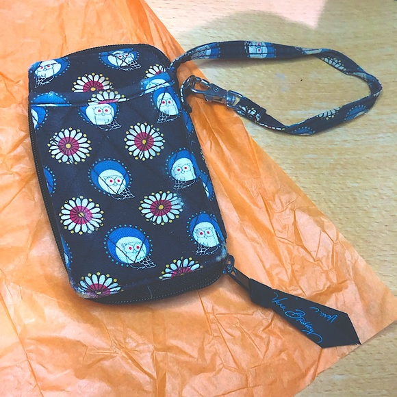 Vera Bradley Night Owl Quilted Zip Wristlet ID Wallet - Picture 1 of 4